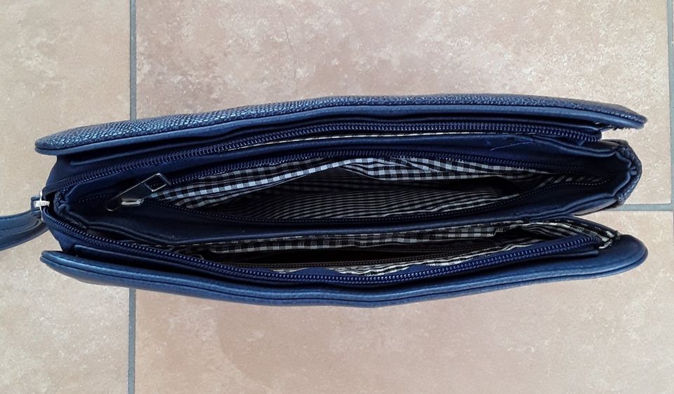 Handtasche,  Kosmetiktasche, dunkelblau, viele praktische Fächer in Tettnang