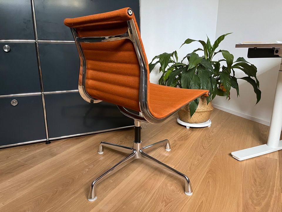 Eames Chair Herman Miller Vitra EA 106 - orange Hopsak in München