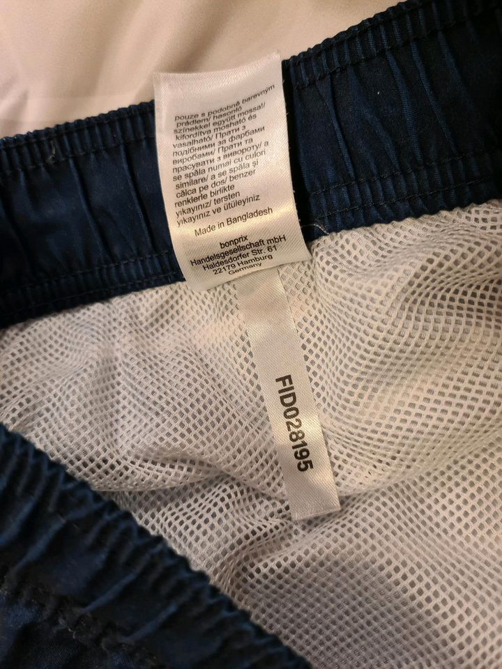 Badehose / Bonprix / Blau, gestreift / 56/58 / Neuwertig in Helsa