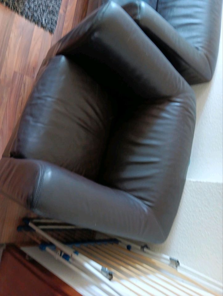 Ein zweier Sofa und ein Sessel zu verschenken in Dortmund