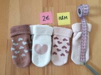 Verschiedene Mädchen Socken und Rutschsocken 9-11cm Länge Hessen - Lahnau Vorschau