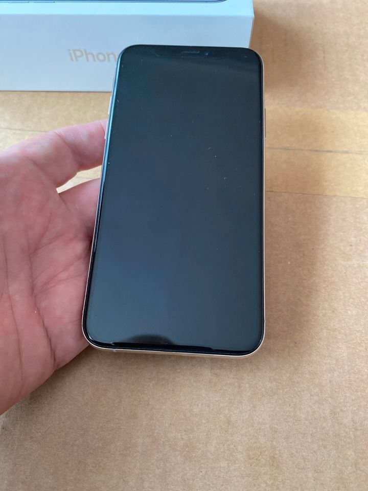 +++ iPHONE XS 64 GB Top Zustand, ohne Simlock, ohne Branding in Petersberg (Saalekreis)