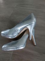 Pumps mit 8cm Absatz, silber glänzend Niedersachsen - Zetel Vorschau