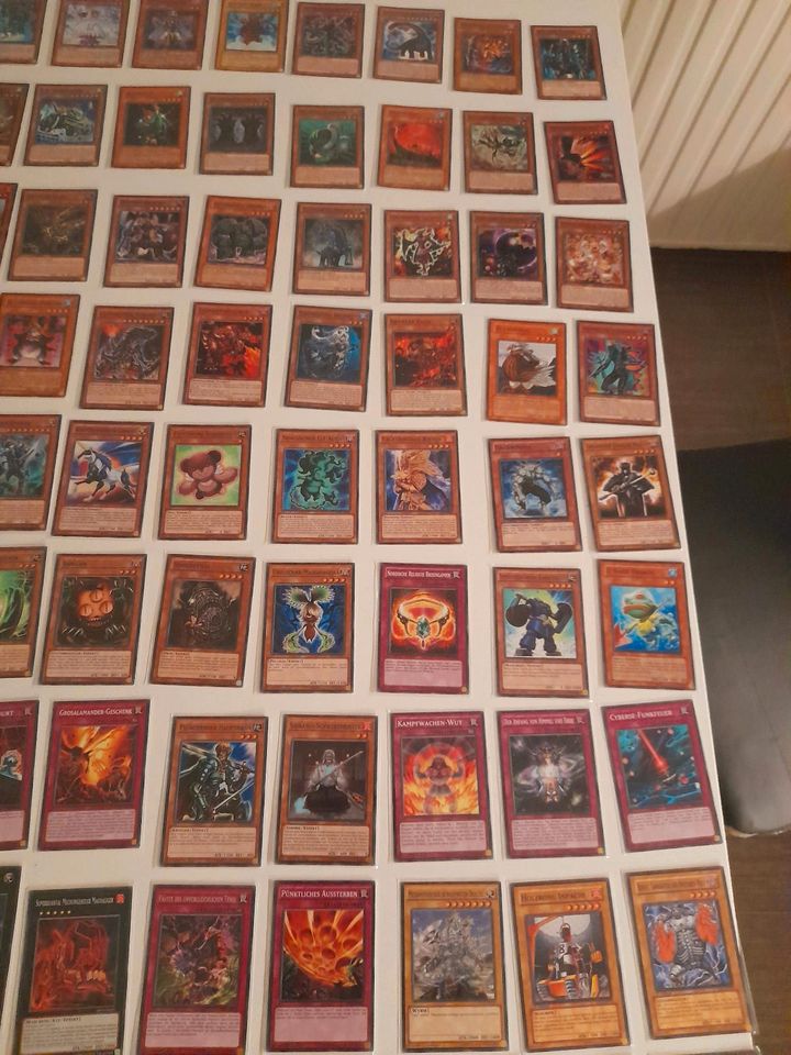 84 Yugioh inkl. Folien und Box in Eggersdorf