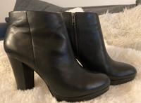 Buffalo Stiefeletten Leder schwarz Gr. 40 Baden-Württemberg - Fellbach Vorschau