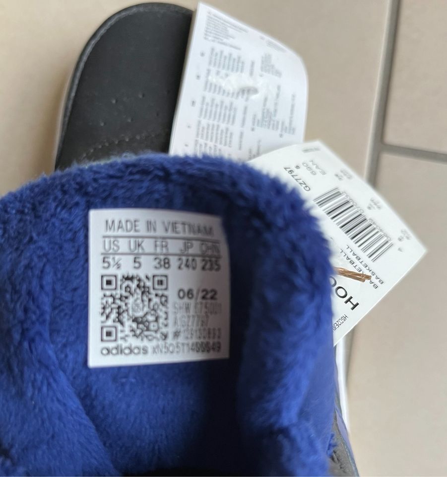 Neu mit Etikett Adidas Hoops Schuhe Turnschuhe Junge Gr 38 in Langenfeld