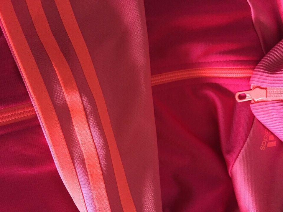 adidas Trainingsjacke für Mädchen Pink mit Neon Größe 164 in Ebersberg