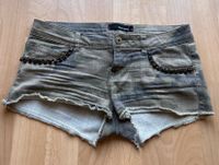 Hotpants/Shorts mit Tarnmuster und Steinchendetails Größe M/38 Nordrhein-Westfalen - Paderborn Vorschau