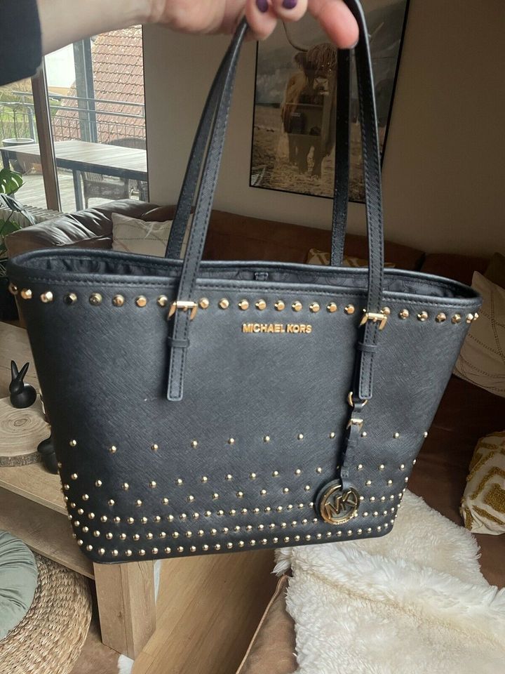 Michael Kors Umhängetasche, Handtasche Shopper schwarz mit Nieten in  Baden-Württemberg - Malsch | eBay Kleinanzeigen ist jetzt Kleinanzeigen