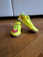 Nike Hallenschuhe in gelb Stuttgart - Vaihingen Vorschau