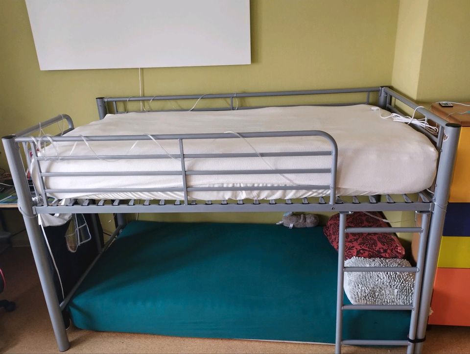 Hochbett 100x200 mit Rutsche Bett Kinderbett in Tuttlingen