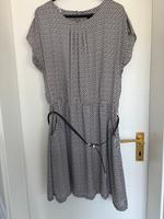 Sommerkleid in Gr. 44 Nordrhein-Westfalen - Viersen Vorschau