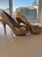 Aldo High Heels Gold / Peeptoes Gr. 36 Topzustand Baden-Württemberg - Sindelfingen Vorschau