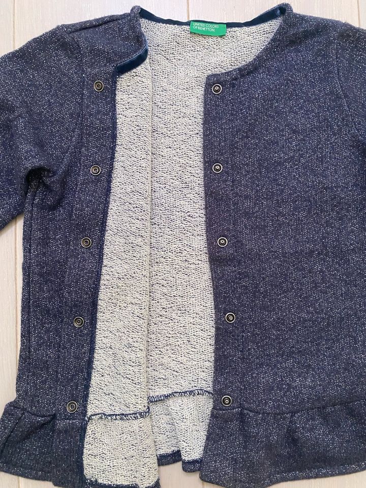 Mädchen Strick Jacke von Benetton. Größe 110. 4-5 Jahren in Mönchengladbach