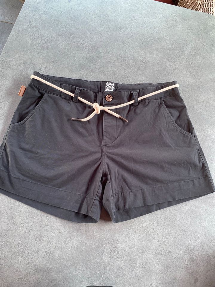 Alife & Kickin Shorts Gr. Xl! in Gelsenkirchen