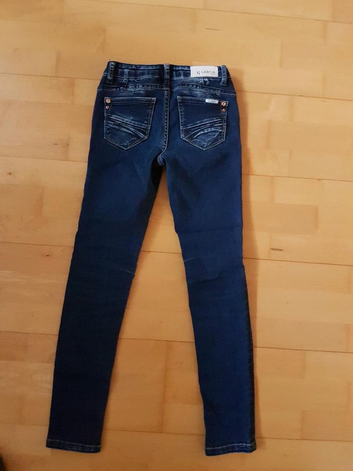 GARCIA Mädchenjeans dunkelblau Gr. 134 in Hohberg