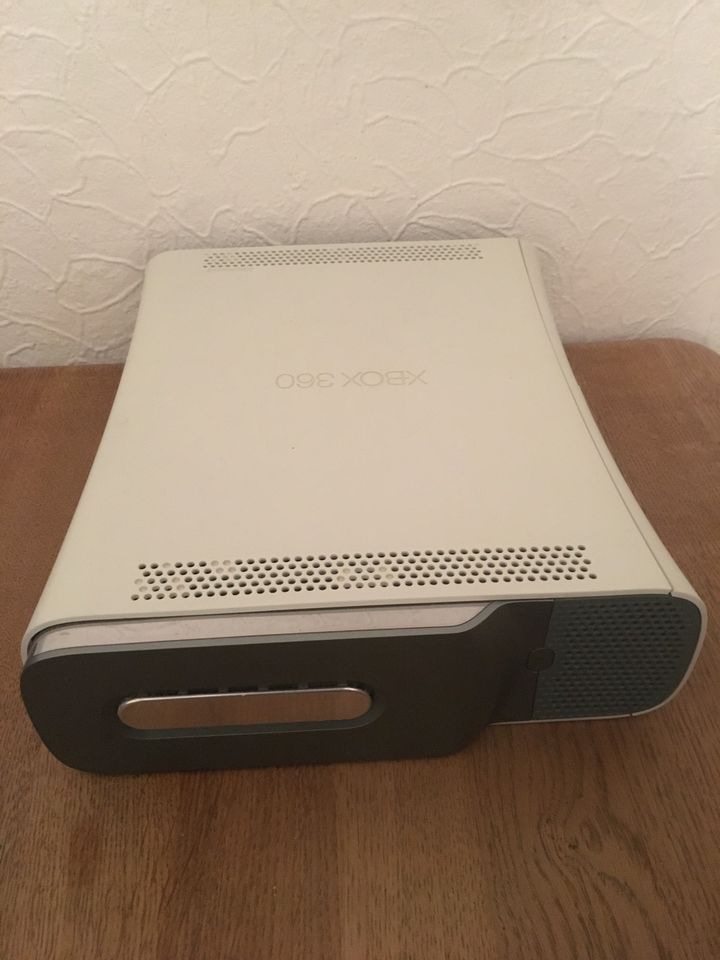 XBOX 360 in top Zustand in Leipzig