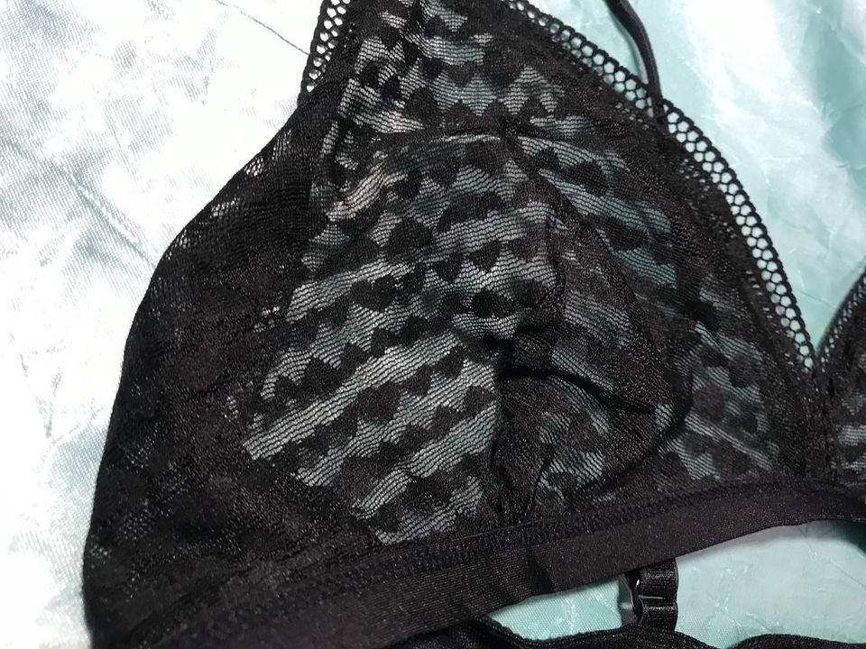 Transparentes dehnbares Bustier mit Herzen Gr M in Dortmund