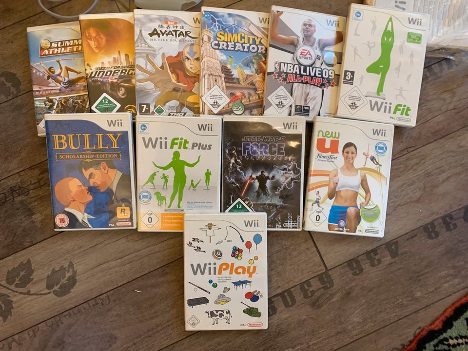 Wii mit Balance Board und Spiele in Hilden
