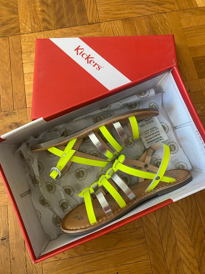 Kickers Sandalen 29 neon neu mit Karton Schuhe in Berlin