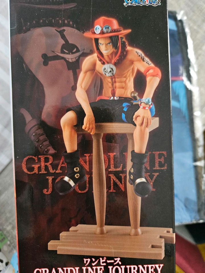 Sammelfigur Ace One Piece in Hülben