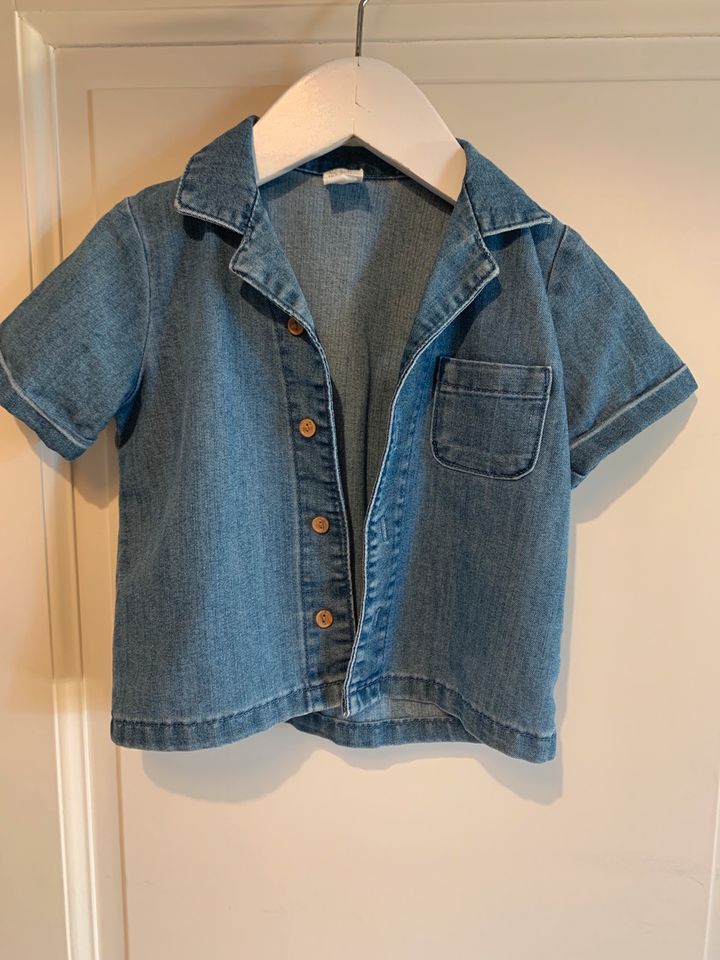 H&M Baby Jeans Hemd Gr. 80 neu und ungetragen in München