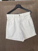 Zara Jeans, Shorts, Größe 36, wie neu weiß HW mom high waiste Hessen - Limburg Vorschau