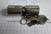 BKS-Rundzylinder mit 8 Schlüsseln, Länge 88mm, 37/37 Niedersachsen - Belm Vorschau