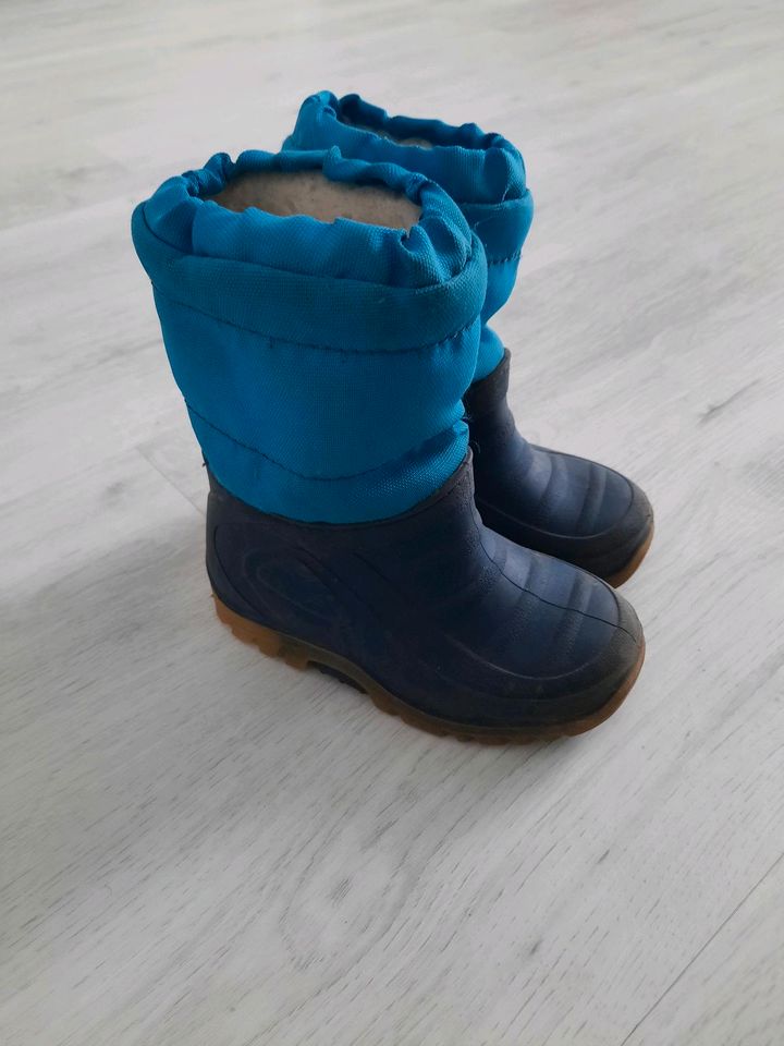 Winterstiefel gr. 25/26 in blau gefüttert mit Fell Blinklicht in Weißenfels