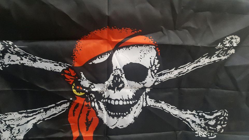 20 x Piraten Flagge / Fahne a 90 x 150 Restposten Sonderposten in St. Wendel