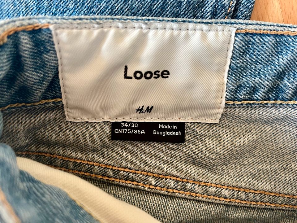 4x H&M Herren Loose Jeans Gr. 34/30 wie neu in Ehringshausen