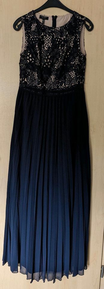 Festliches Kleid mit Spitze, Plissee und schönem Oberteil Gr. 38 in Brandis