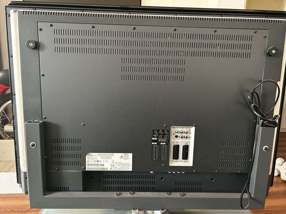 Flachbildfernseher 42PFL7782D/12 + Techni SAT Box in Sankt Augustin