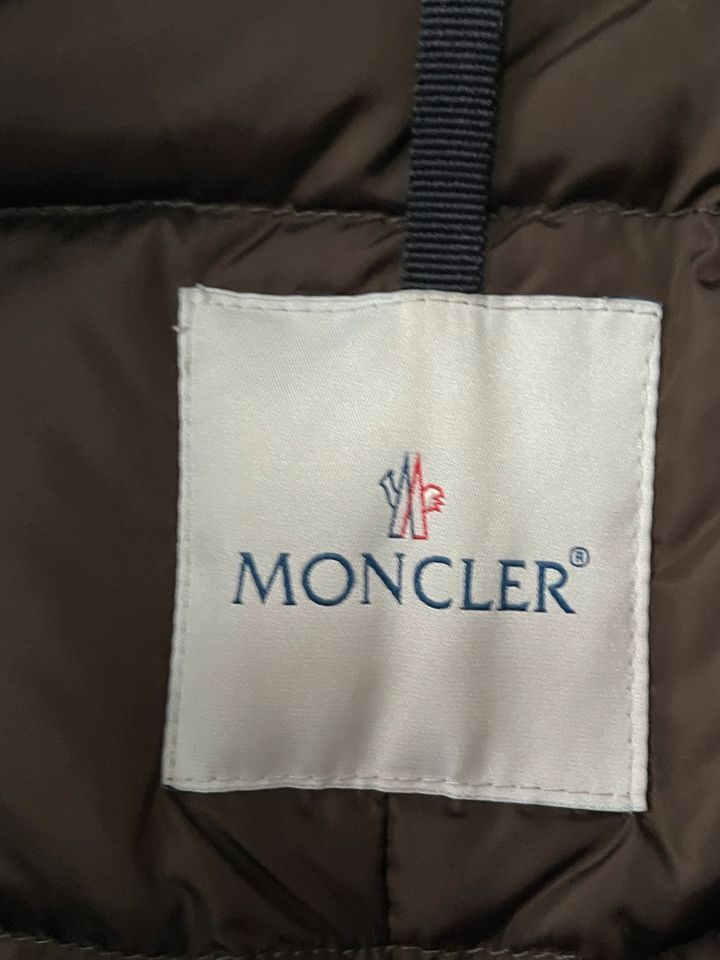 MONCLER JACKE Gr.4 !!! in Schnabelwaid