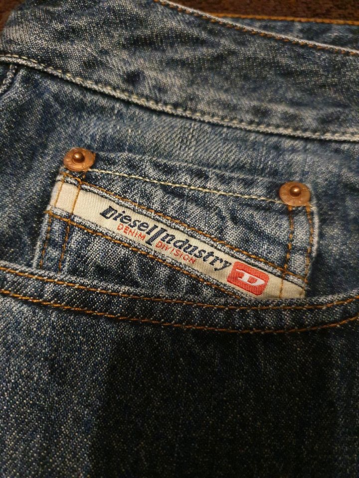 Diesel Jeans - Mod. Rabox Farbe Blau  Gr. W 34 / L 32  Neuwertig in Hamburg