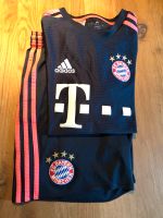 FC Bayern Champions-League Trikot Adidas mit Hose, Gr S Niedersachsen - Kirchlinteln Vorschau