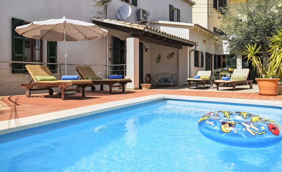 Ferienhaus Mallorca Buger Stadthaus mit Pool & Klima 6 Personen in Großbeeren