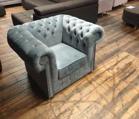 Edler Sessel Chesterfield im Landhausstil Samt Silber, Federkern Hamburg-Mitte - Hamburg Altstadt Vorschau