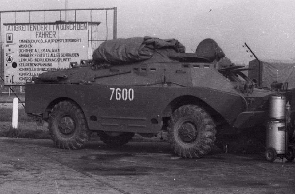 Handbuch Ersatzteile SPW-40P2 NVA BRDM-2 GAZ UAZ APC in Wildau