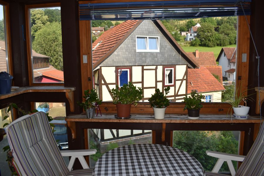 Idyllische Oase am Bachlauf: Historisches Bauernhaus mit Backhaus und Laube in Friedland