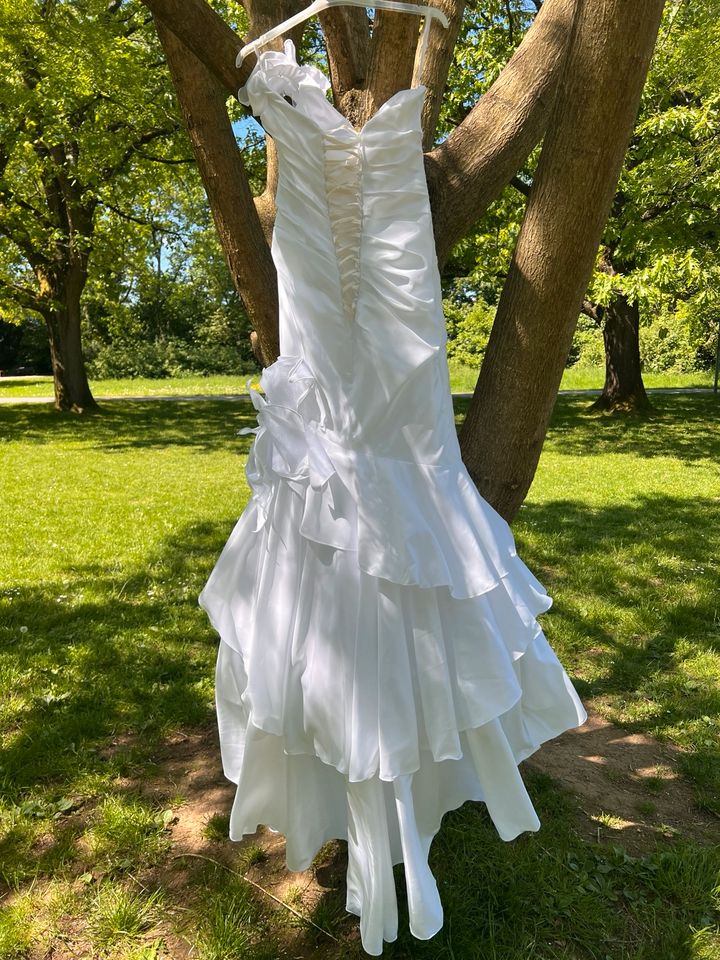 ❤️Brautkleid mit Schnürung 36/38, Reifrock❤️ in Hagen