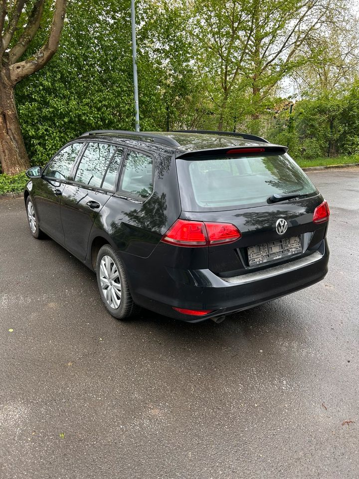 VW GOLF 7 1.6 TDI VARIANT Bj.2014 177000km in Menden