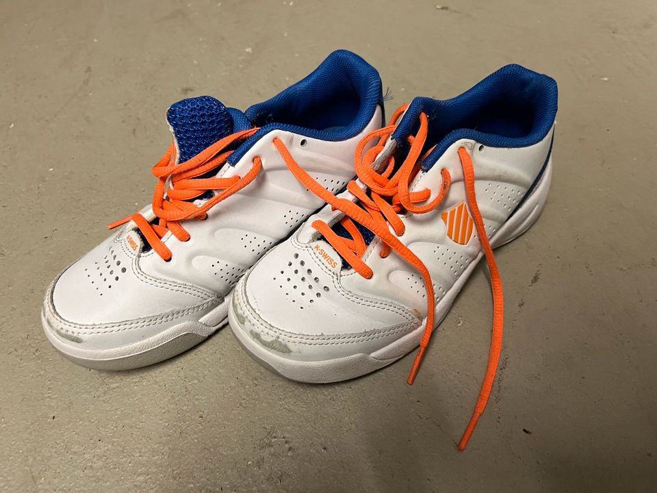 Tennis Hallenschuhe - Kinder - Grösse 33,5 in Köln - Lindenthal |  Gebrauchte Kinderschuhe Größe 33 kaufen | eBay Kleinanzeigen ist jetzt  Kleinanzeigen