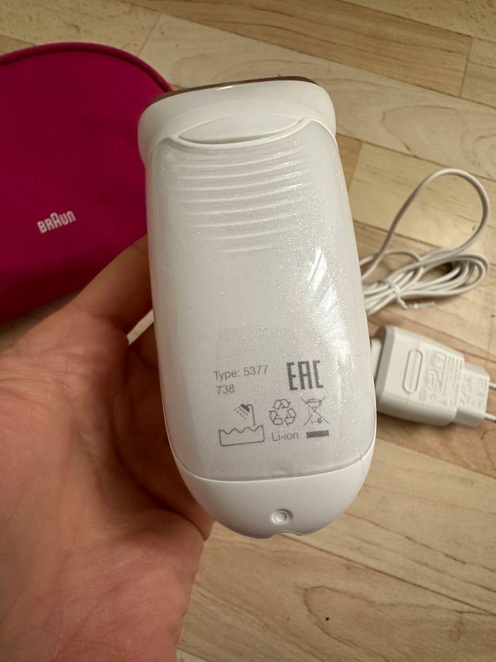 Braun Silk-épil 9 Epilierer Rasierer in Frankfurt am Main