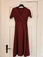 rotes Wickelkleid Niedersachsen - Stade Vorschau