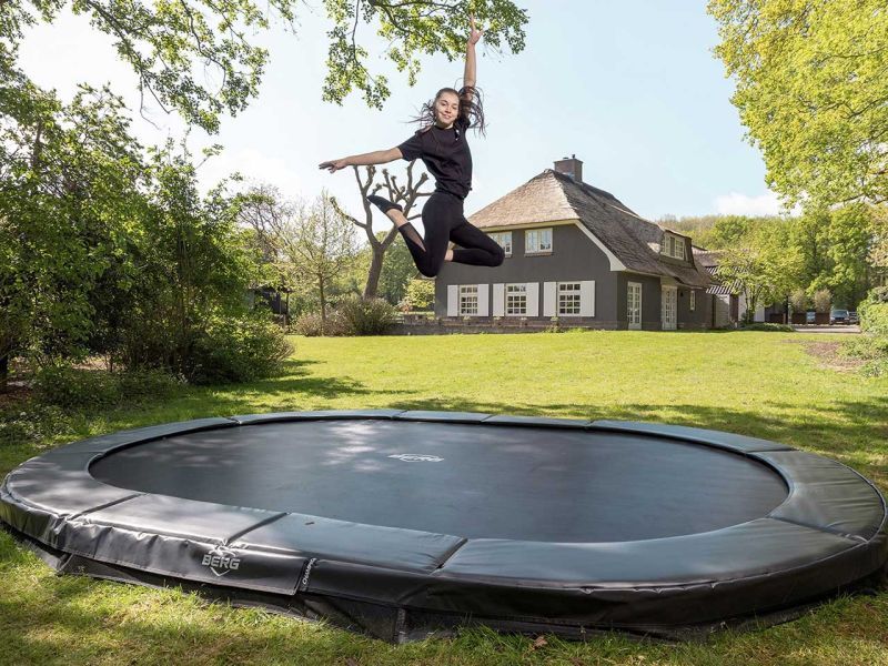 Berg Trampoline &  Play Base  Lagerräumung  Probespringen möglich in Borgholzhausen