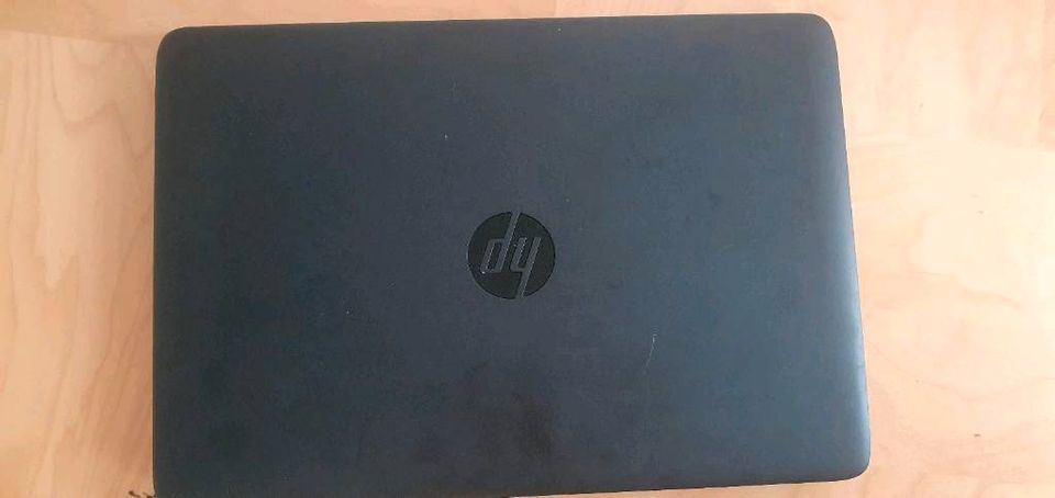 hp Laptop mit Ladegerät in Kiel