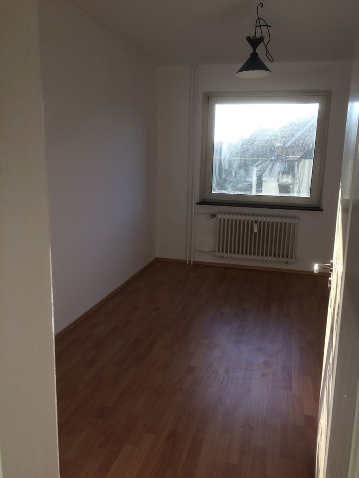 Freundliche, helle 3 Zi.Wohnung mit Balkon zu vermieten in Uetersen