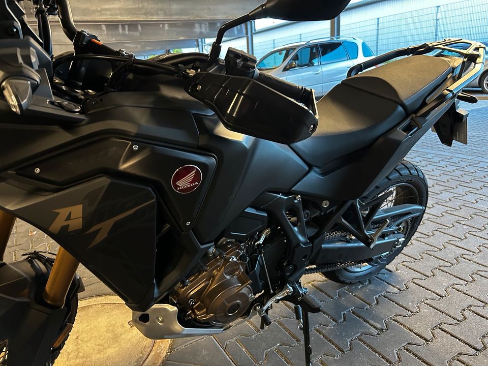 Honda Africa Twin Adventure WIE NEU 380km in Walluf