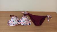 Bikini - dunkelrot weiß Blumen - Träger abnehmbar - Gr. M Nordrhein-Westfalen - Leverkusen Vorschau